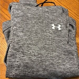 Under Armour Gray Hoodie
Men’s 
Large 
Loose fit 
💯% polyester 
Lightweight 
EUC